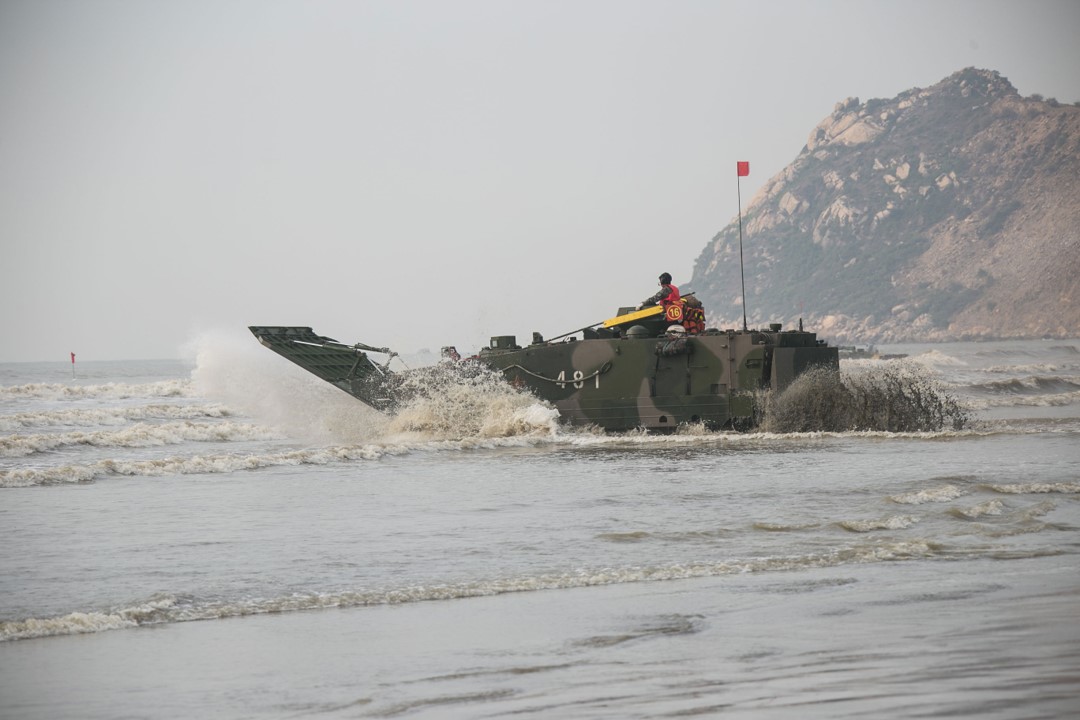 Type 001 Chinese APC (A)